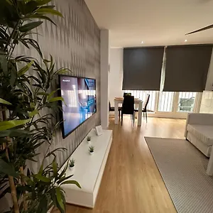 https://apartamento-carreteria-63.hotelsinnerja.org